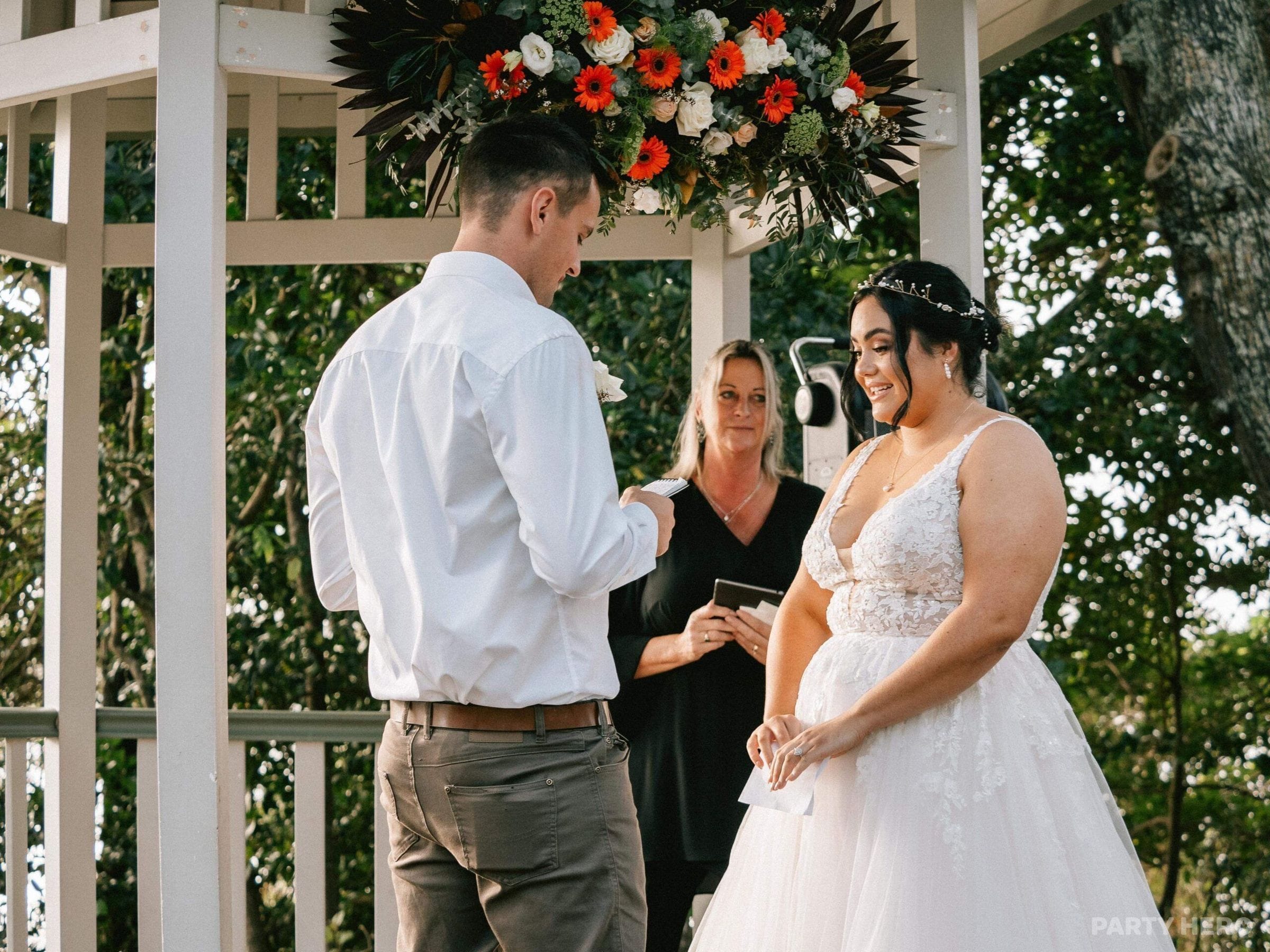 Tania Howe Celebrant - wedding celebrant in the Byron Bay area