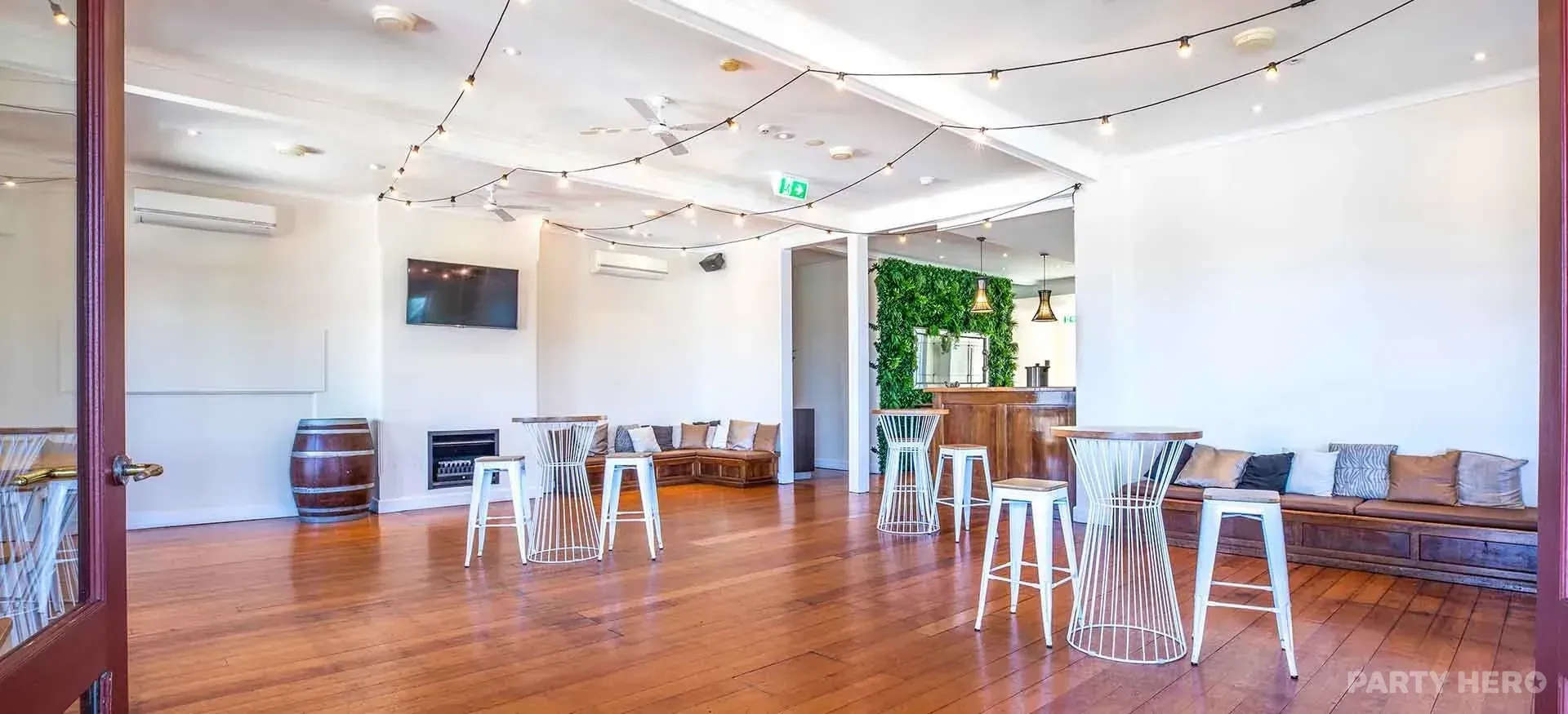 Terrace Bar & Lounge @ Balgownie Hotel