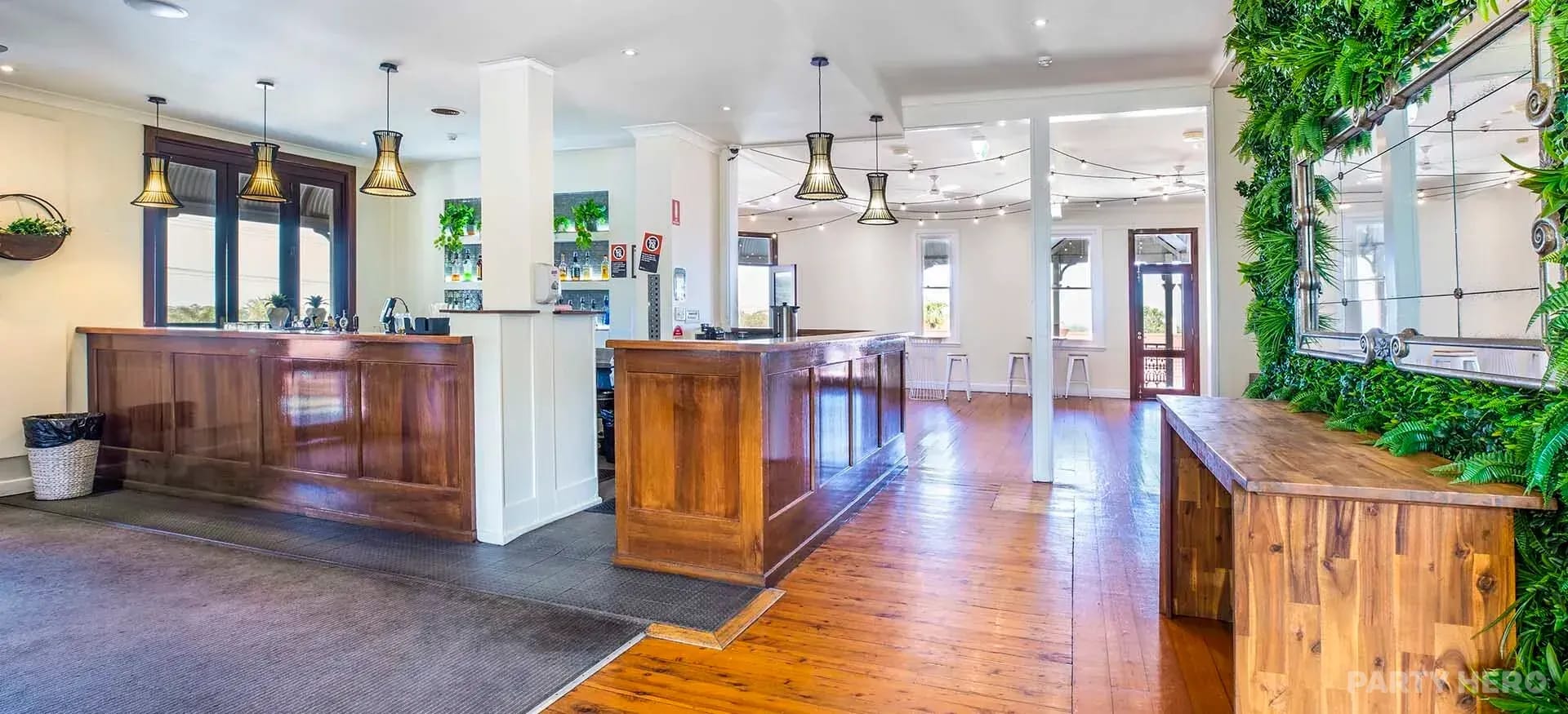 Terrace Bar & Lounge at Balgownie Hotel - party venue in Wollongong