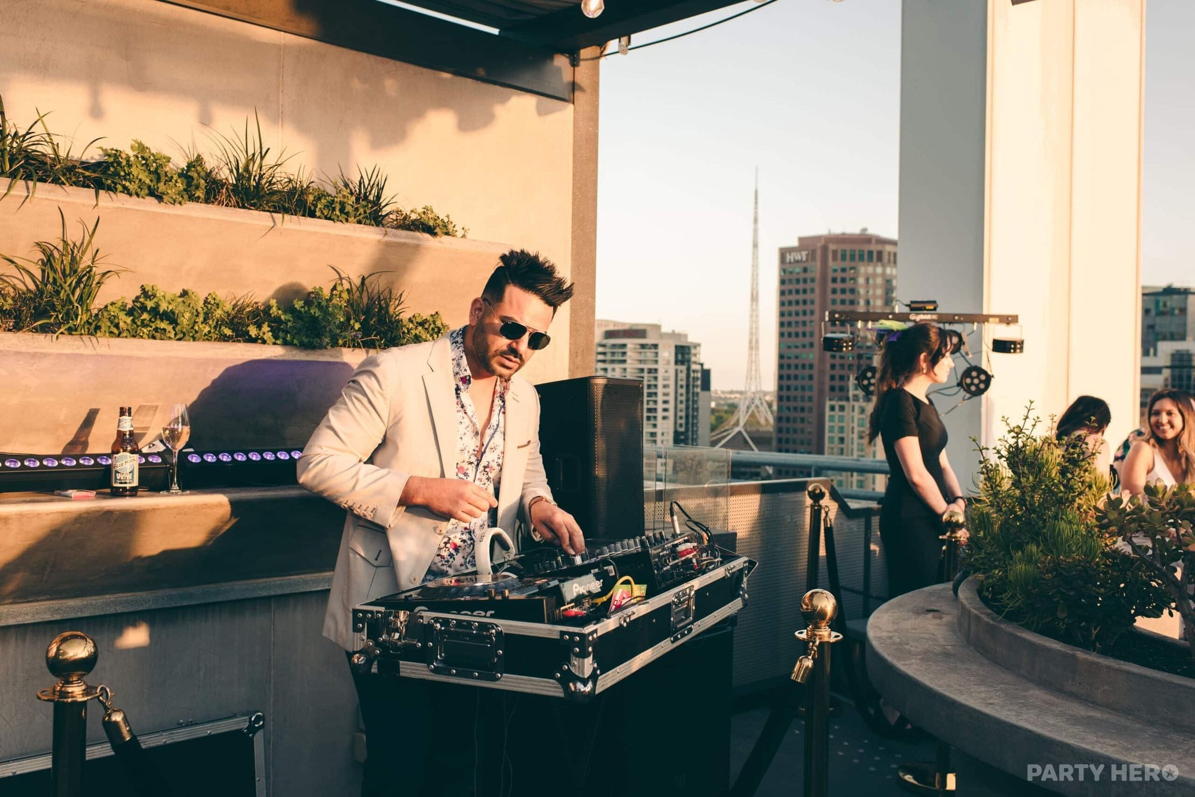 Melbourne DJ Services - DJ hire in Melbourne