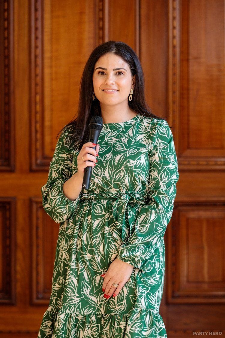 Celebrant Ruby - wedding celebrant in Melbourne