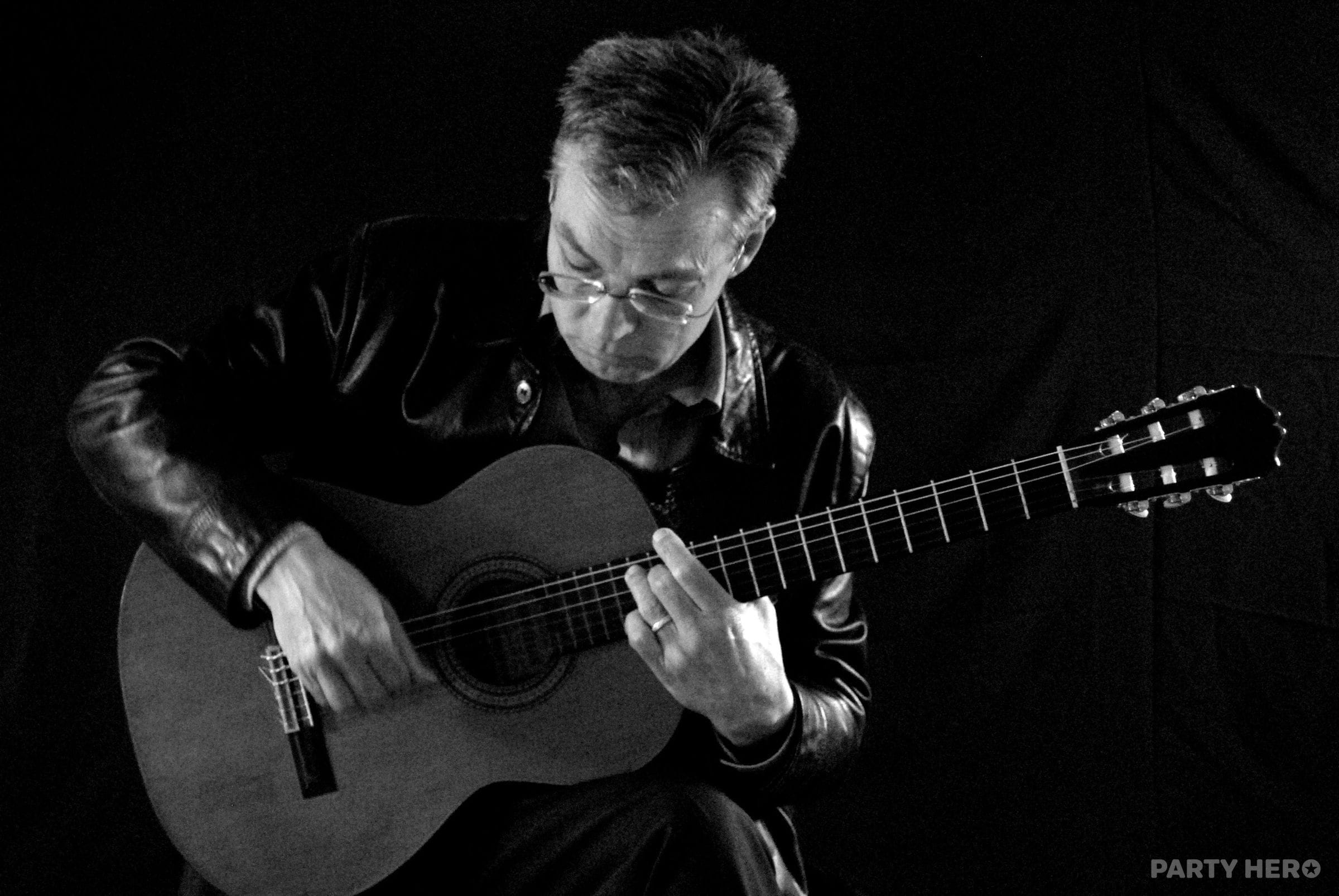 Alan Plummer Guitar - guitarists in Sydney