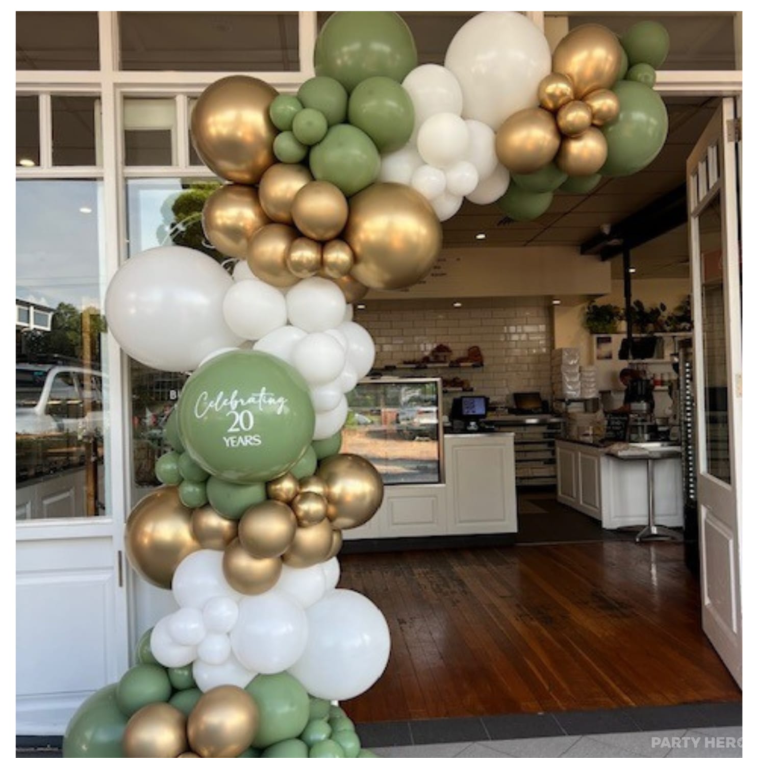 Balloon Couture activity in Sydney - group bookings