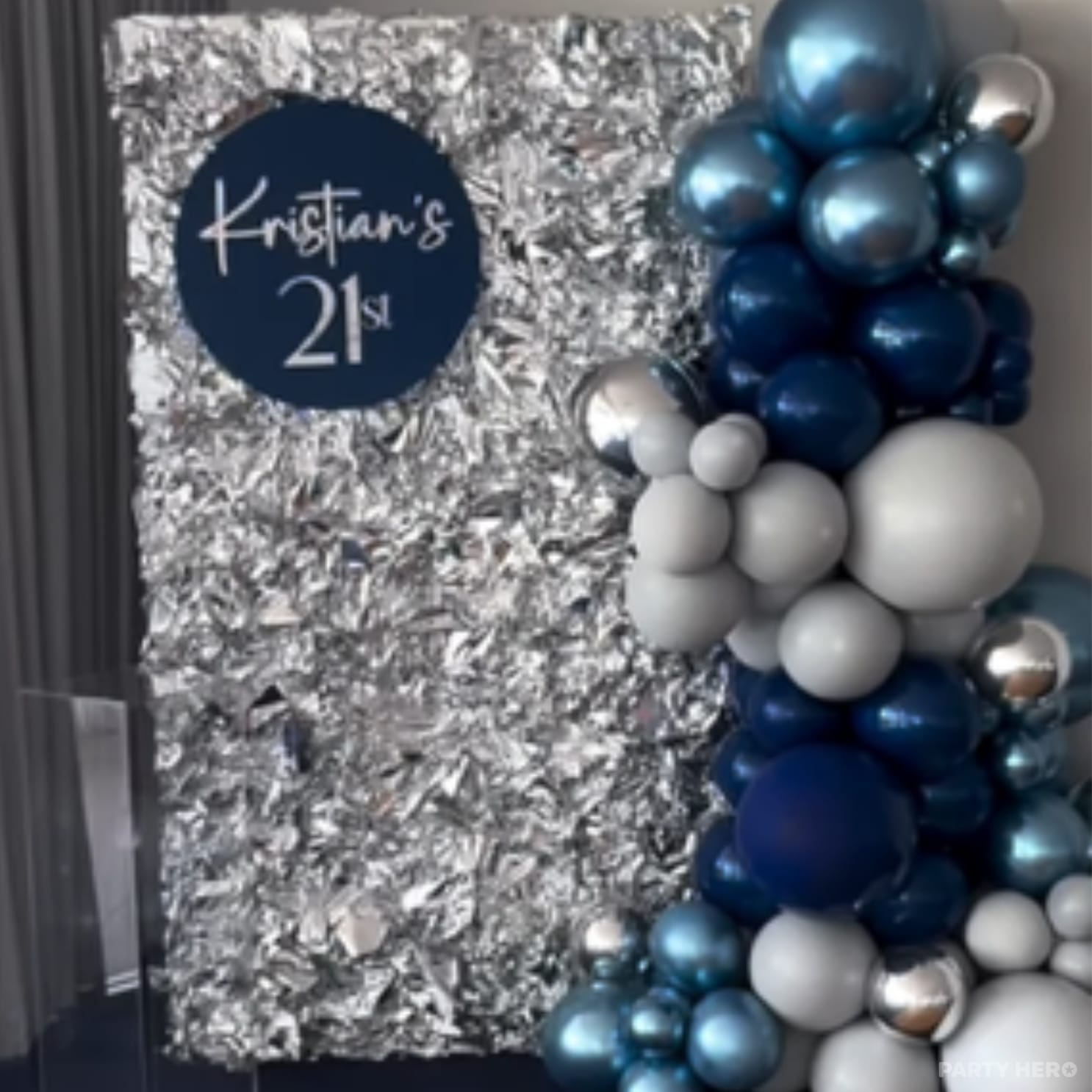 Balloon Couture activity in Sydney - group bookings