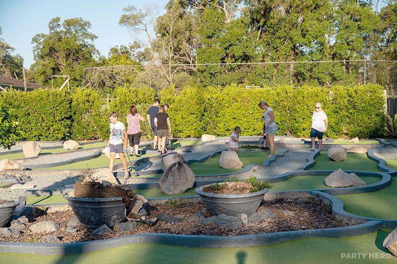 Deception Bay Driving Range & Mini Golf - mini golf in Brisbane
