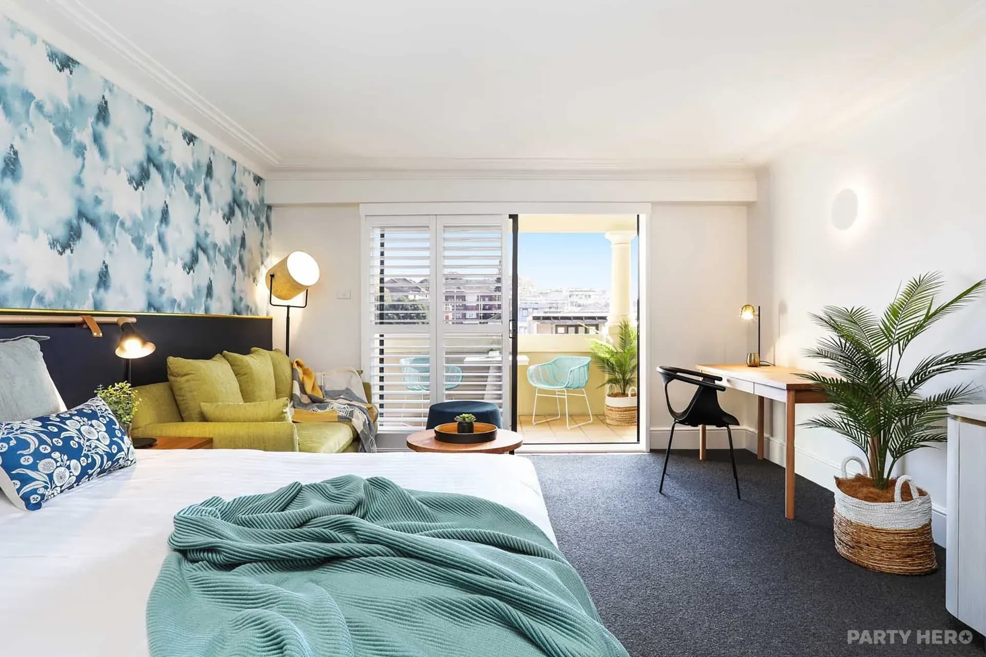 Coogee Bay Hotel - hotels in Sydney