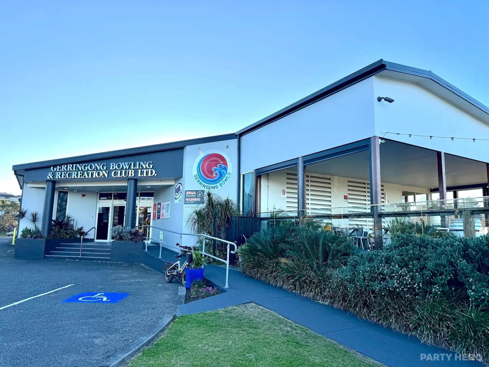 Gerringong Bowlo - barefoot bowls in Wollongong