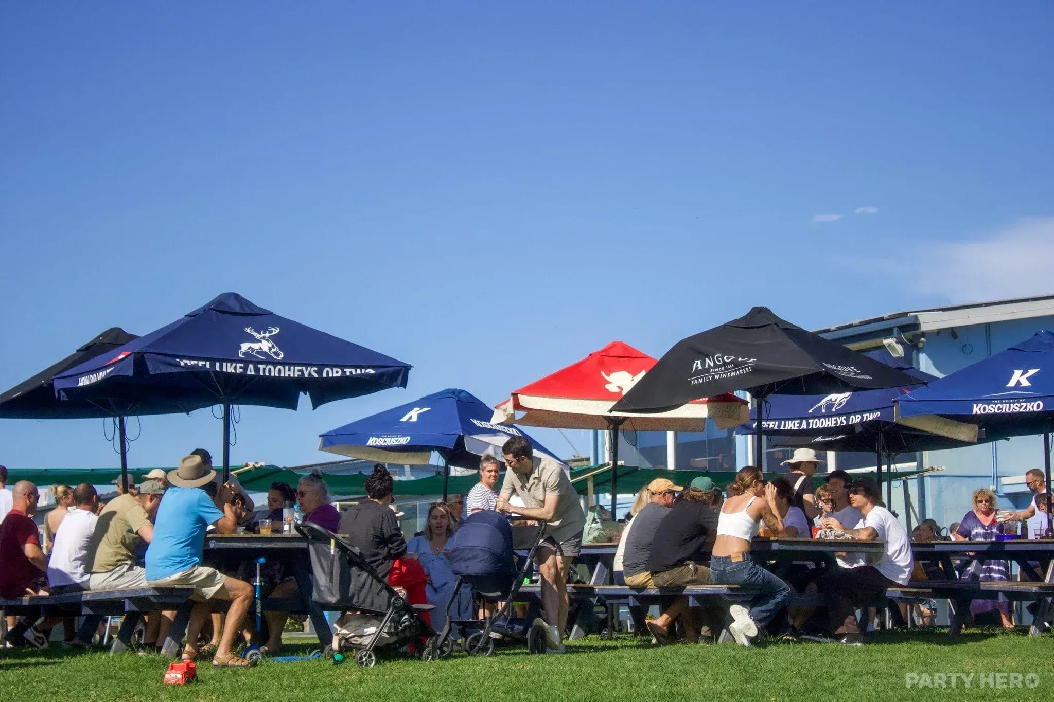 Gerringong Bowlo - barefoot bowls in Wollongong