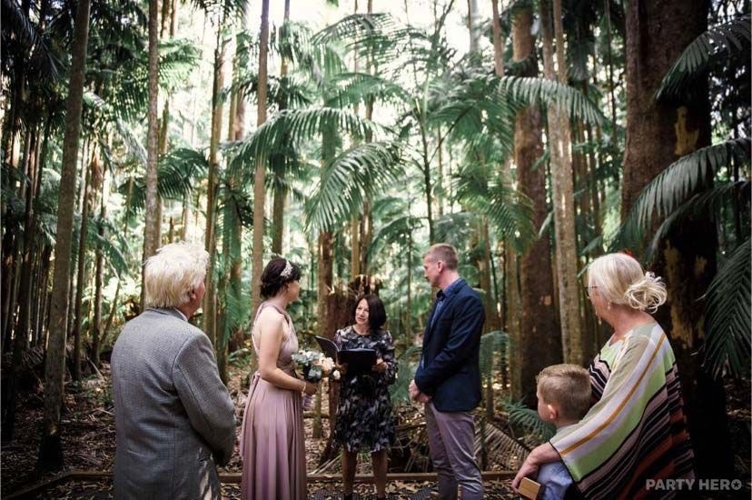 Debbie Payne Celebrant - wedding celebrant in Brisbane