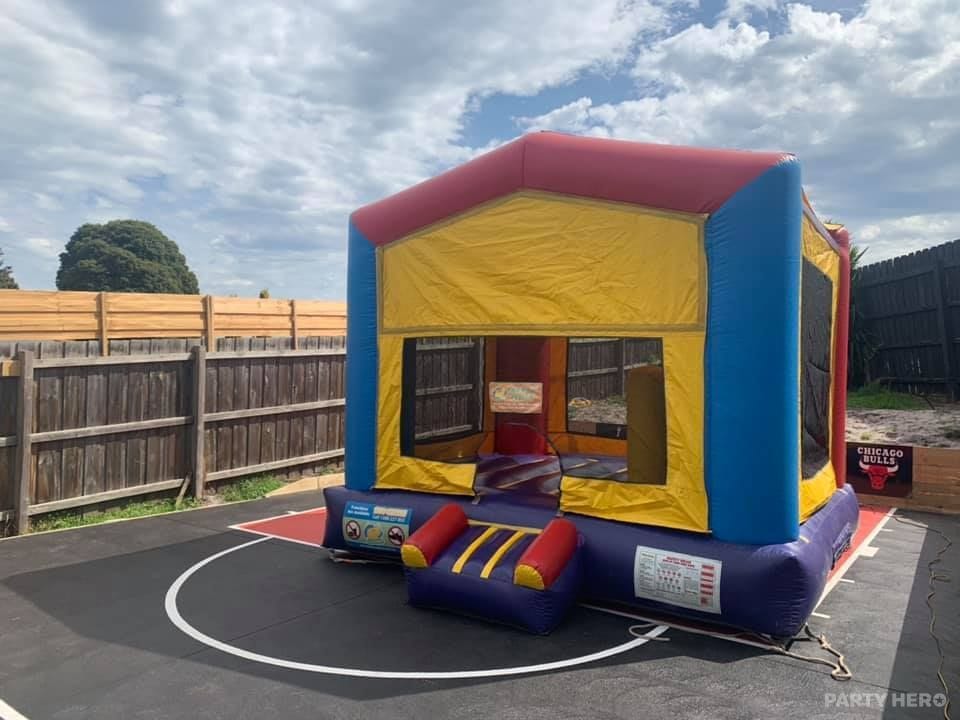 Beez Party Hire - jumping castle hire on the Mornington Peninsula