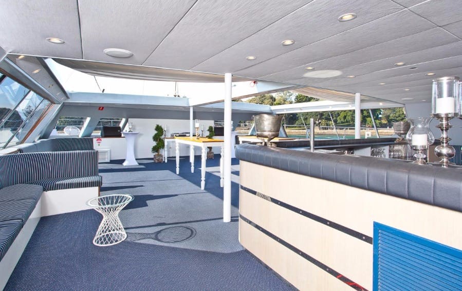 Aussie Magic - Sydney Harbour boat hire
