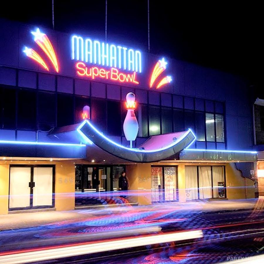 Manhattan Superbowl bowling in Sydney - group bookings