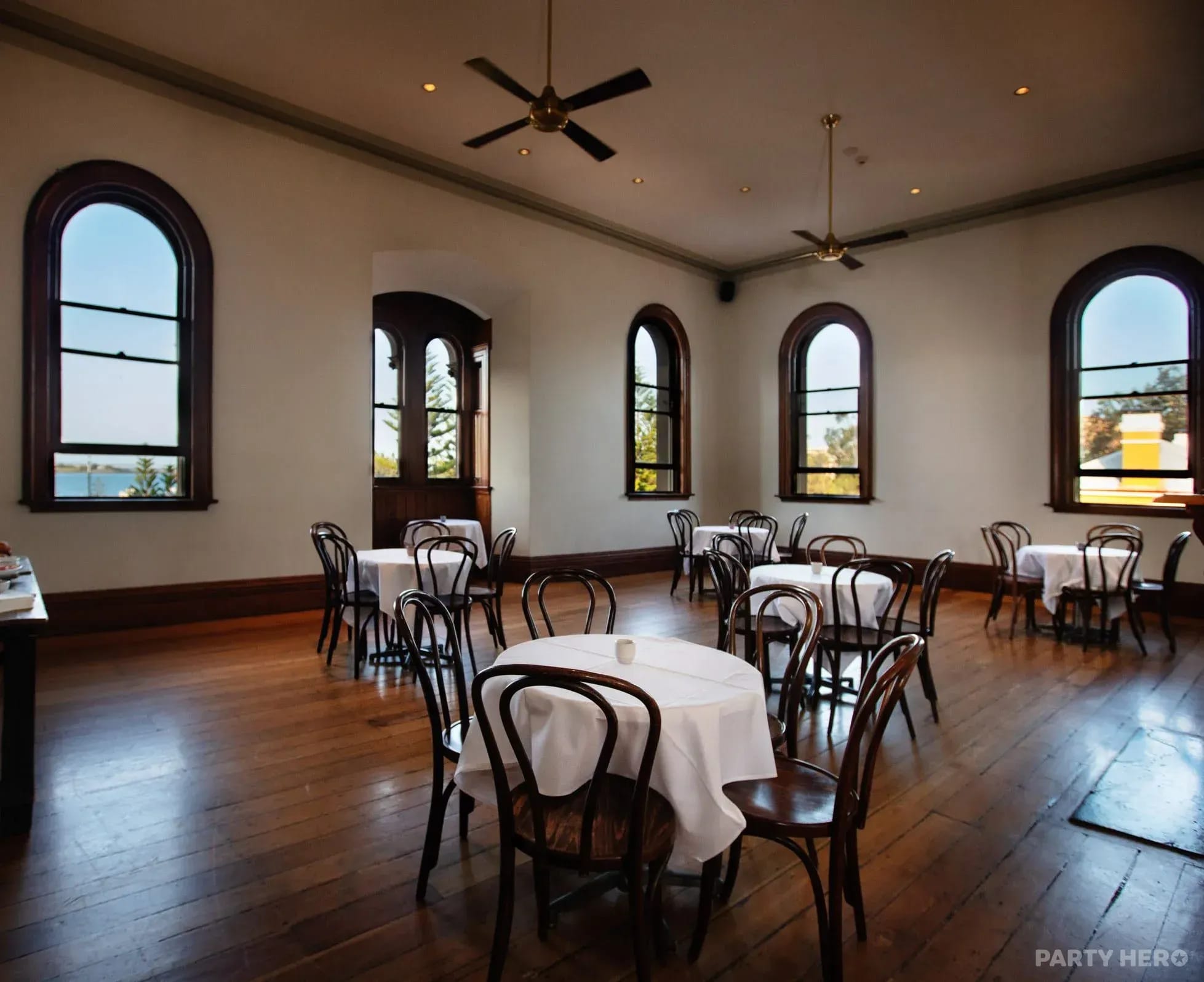 Customs House Hotel - party venue in Newcastle