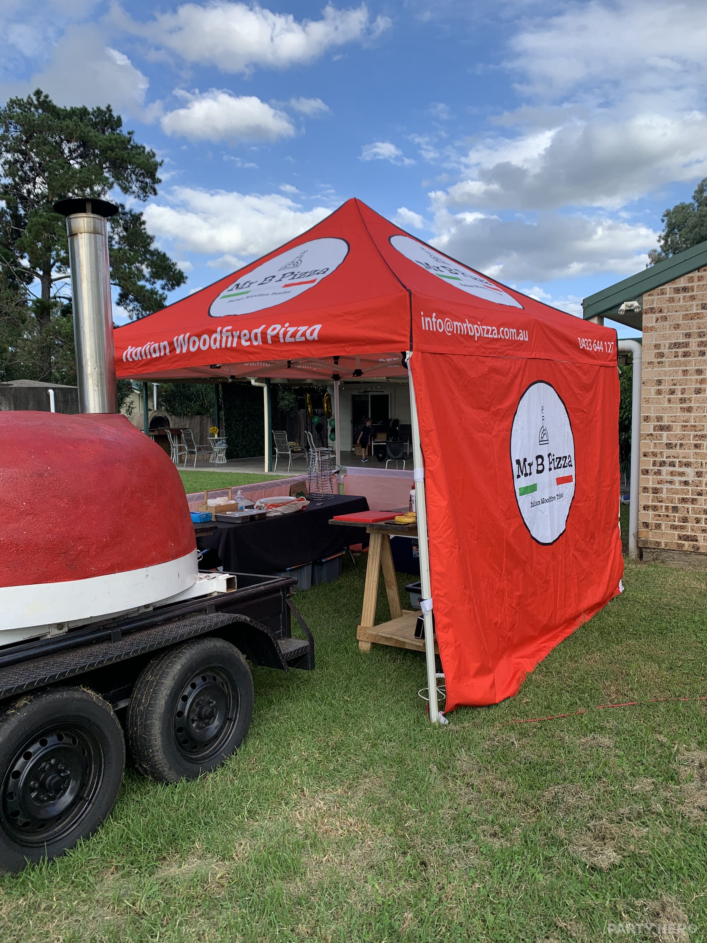 Mr B Pizza - caterers in Sydney