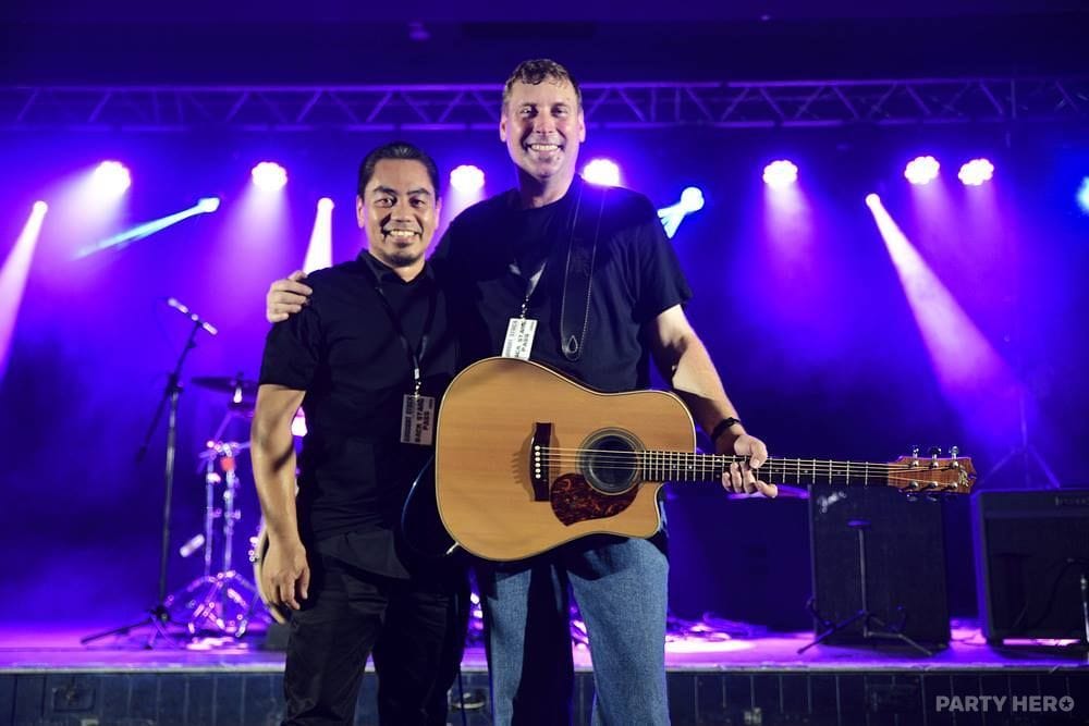 Acoustic Autograph Entertainment activity in Sydney - group bookings