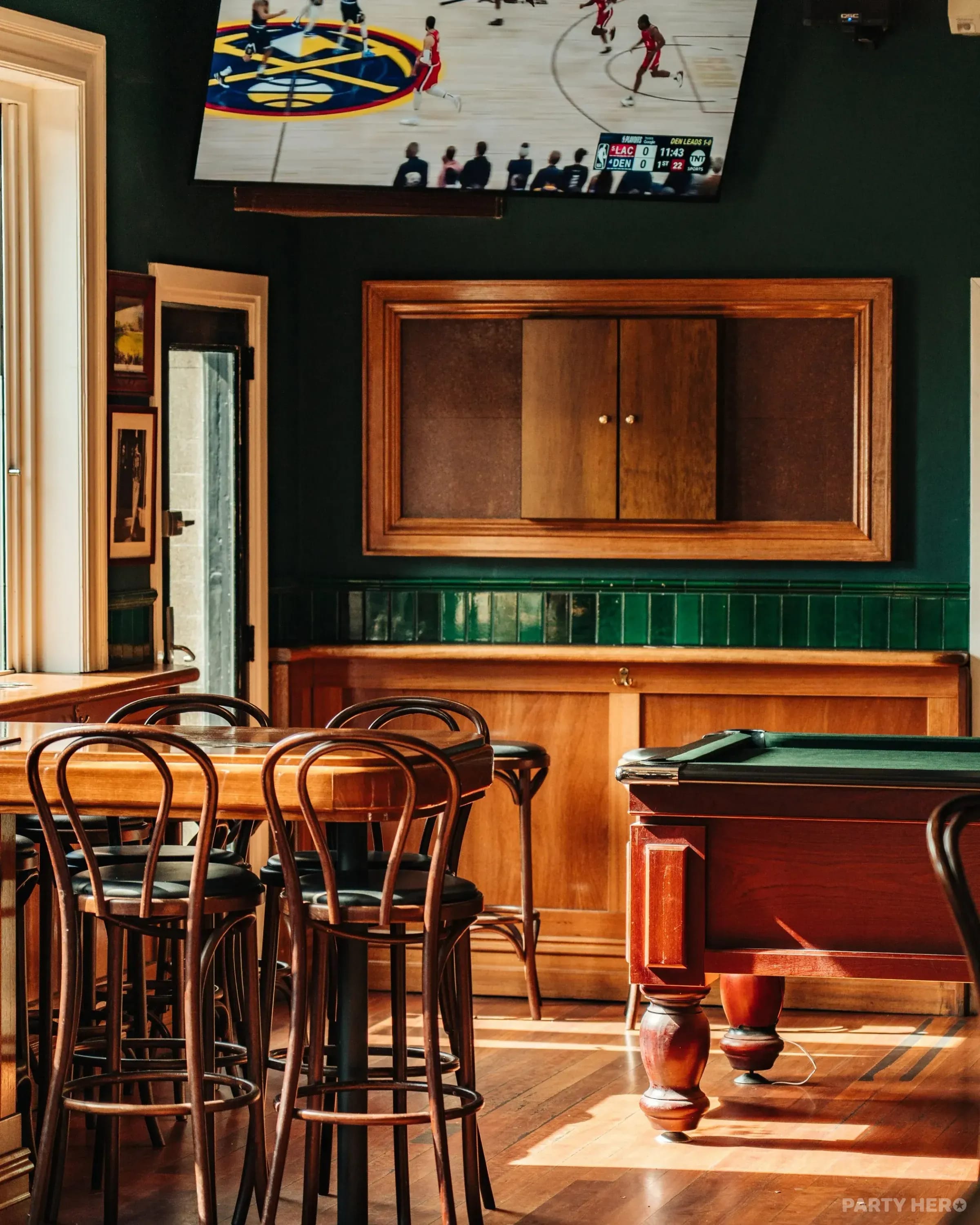Three Crowns Hotel - party venue in Melbourne