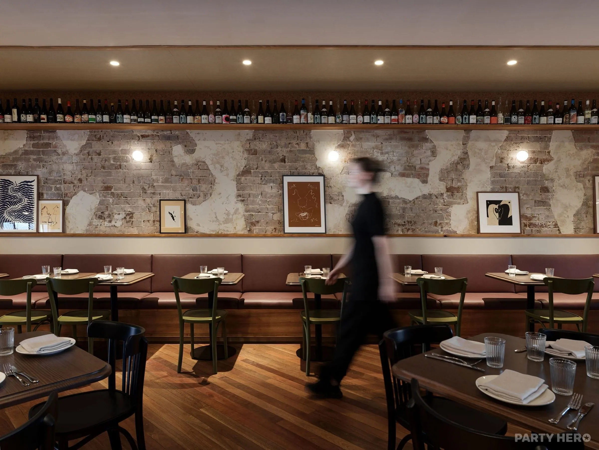 Folly's Bar & Bistro