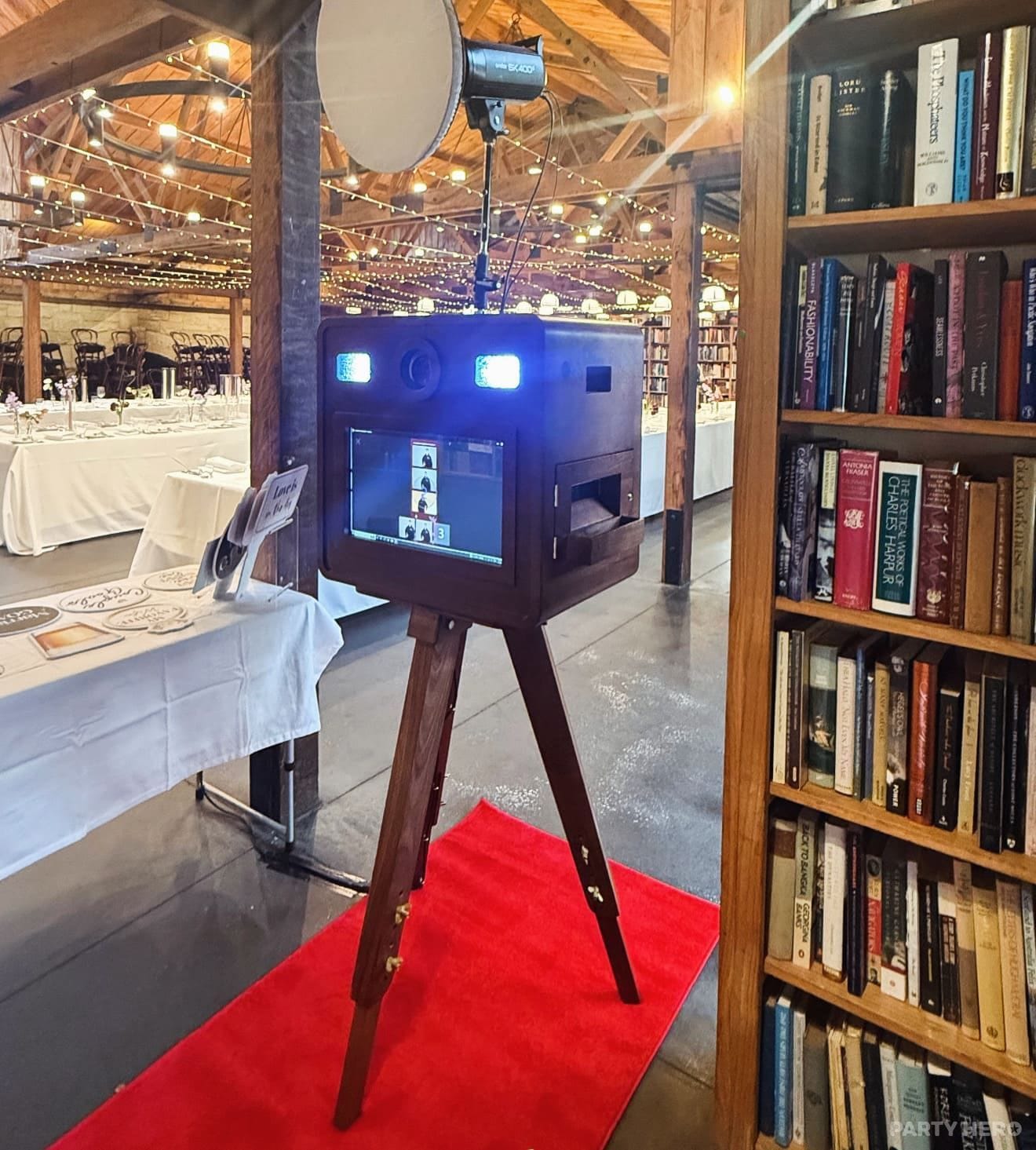 Showtime Photobooth & Event Hire - photo booth hire in Wollongong