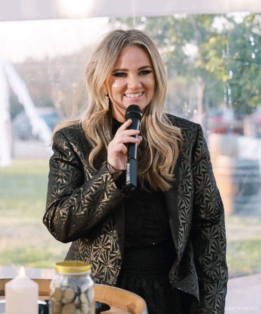 Sarah Chippindale Celebrant - marriage celebrant in the Hunter Valley