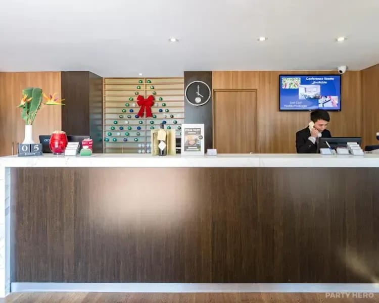 The Waverley International Hotel - hotel in Glen Waverley