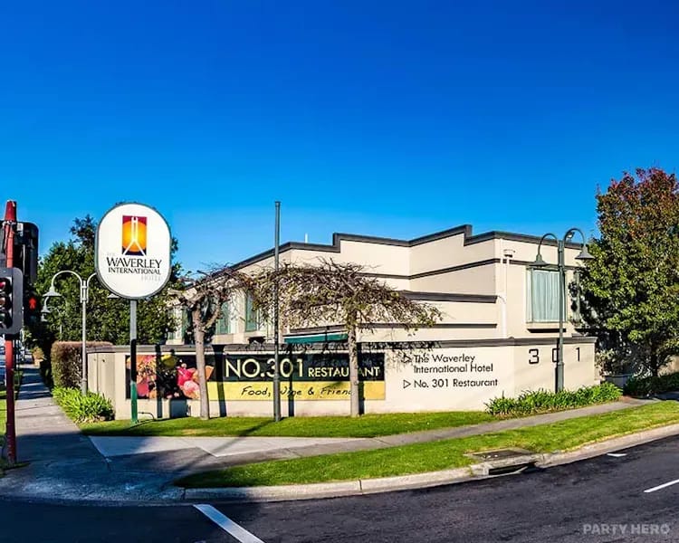 The Waverley International Hotel - hotel in Glen Waverley