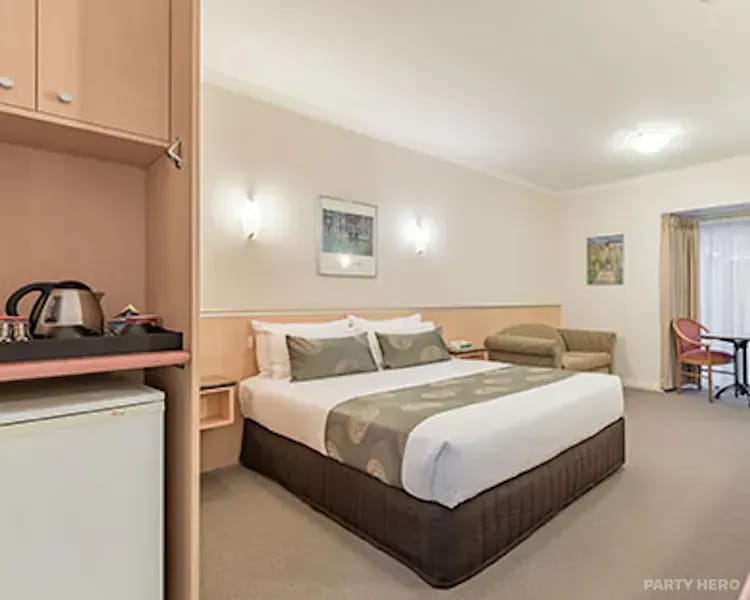 The Waverley International Hotel - hotel in Glen Waverley