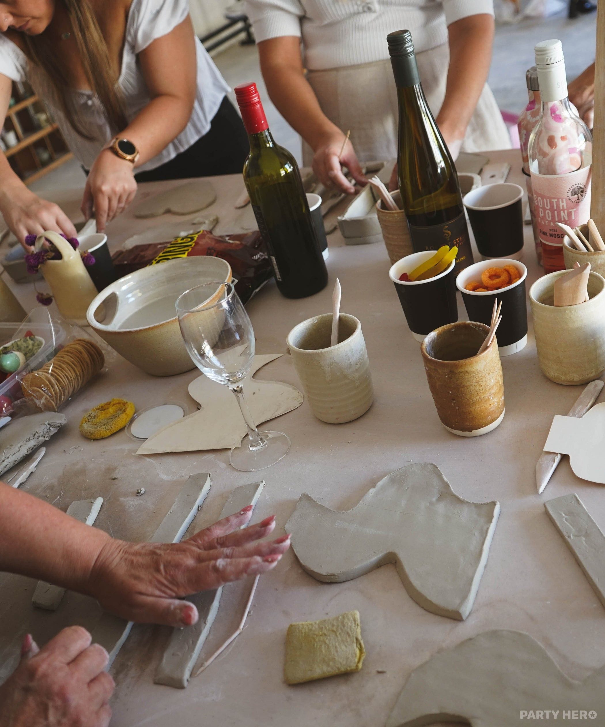 Clay Wollongong - paint and sip in Wollongong