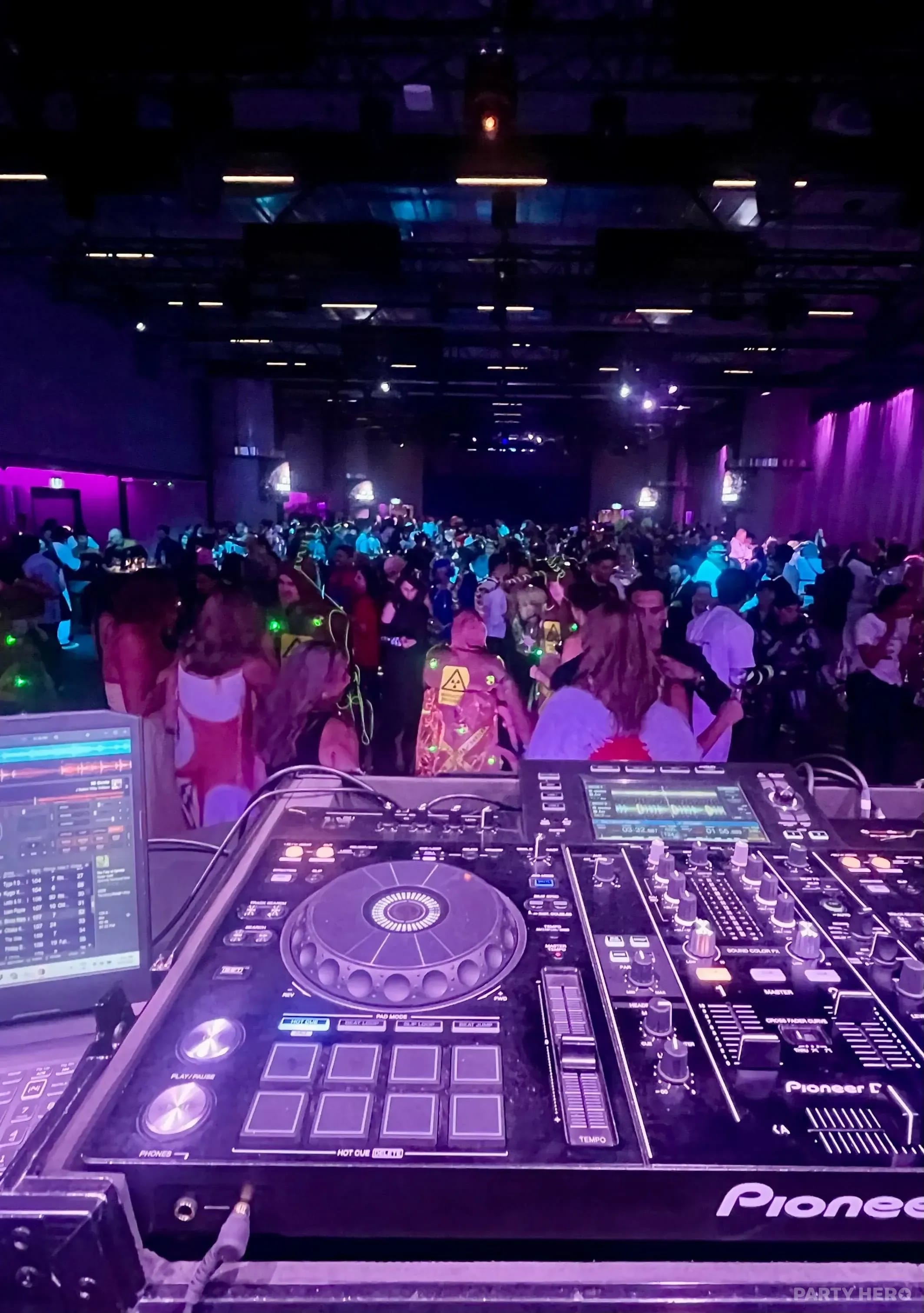 James Dee DJ Entertainment - dj hire in Sydney