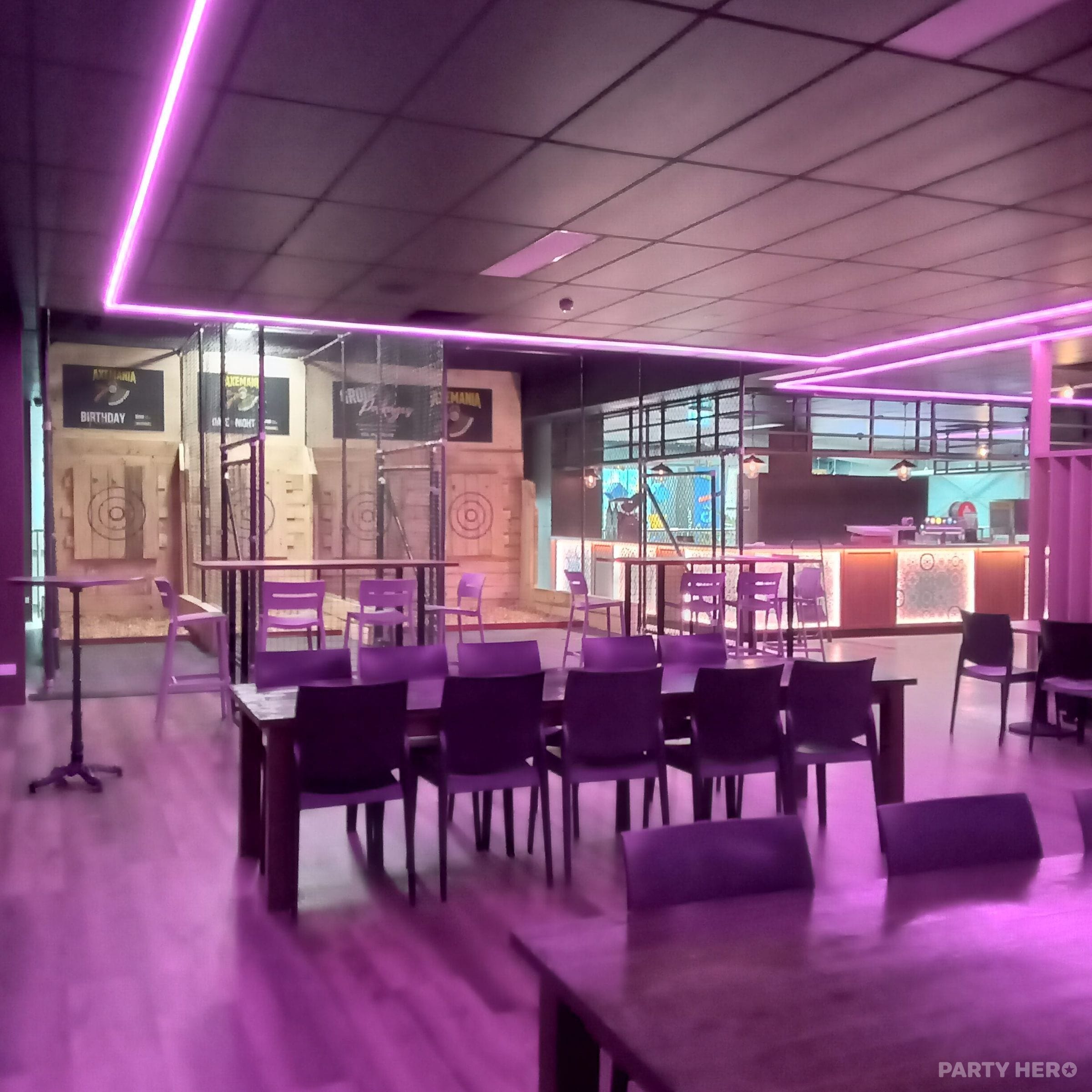 Axemania axe throwing in Sydney - group bookings