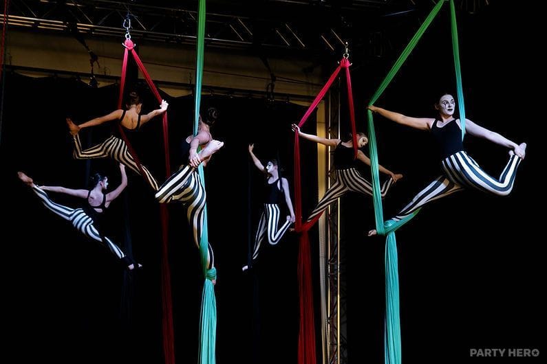 Roundabout Circus - dancers on the Central Coast