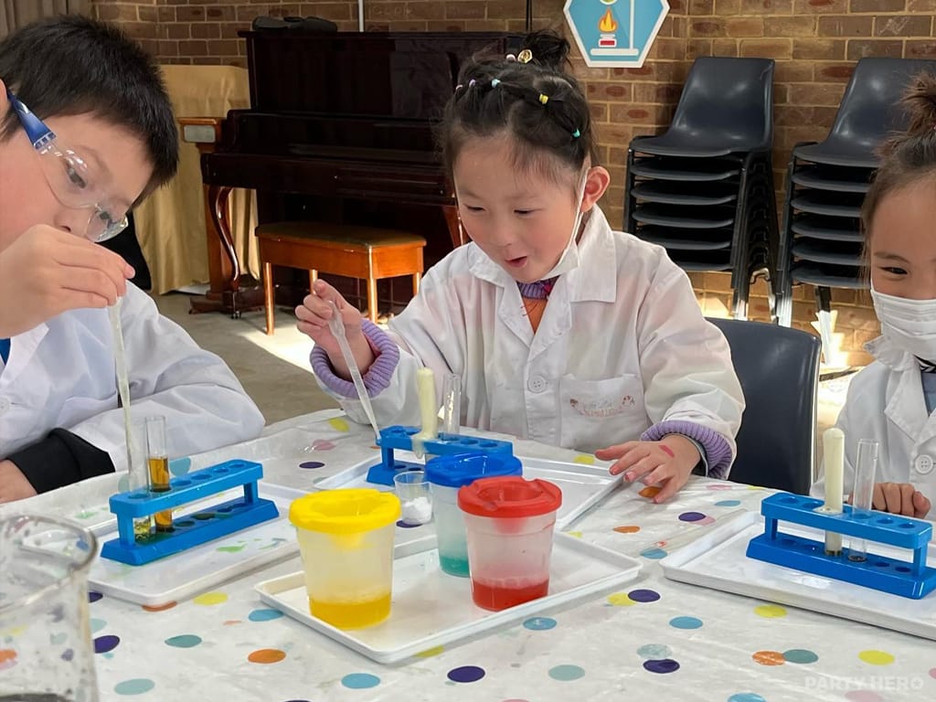Super Little Scientists activity in Sydney - group bookings