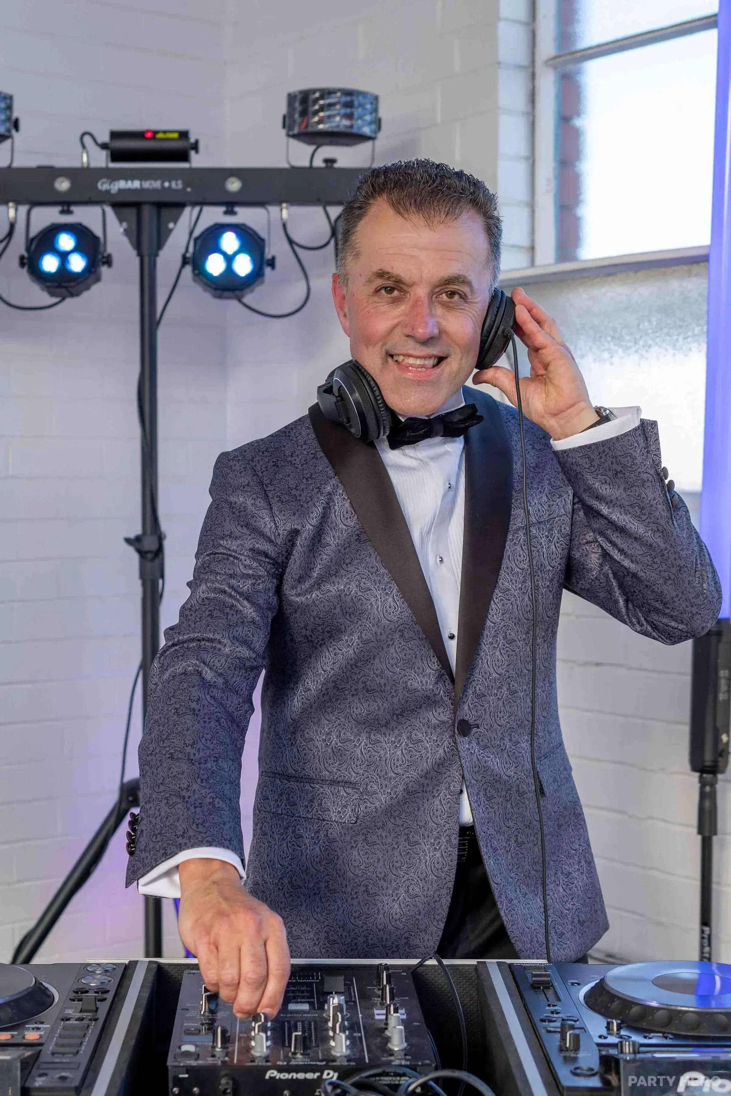 Moving Melodies Entertainment - DJ hire in Melbourne