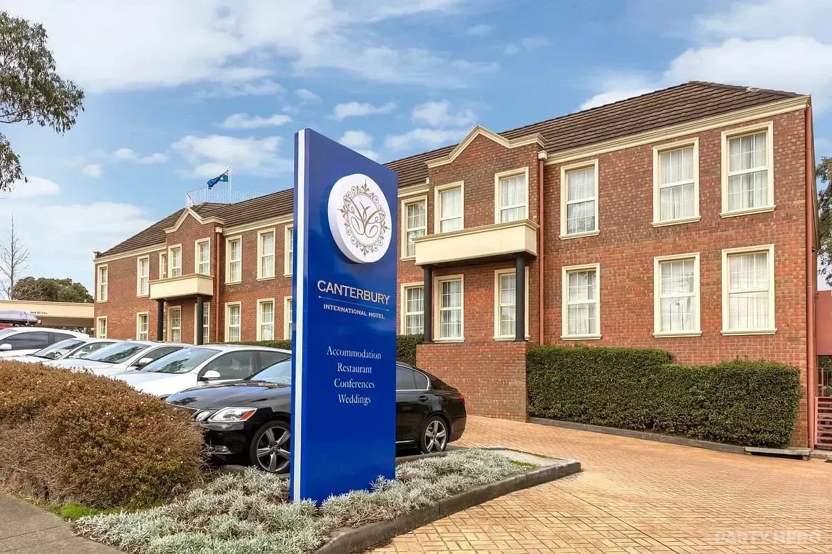 Canterbury International Hotel - hotel in Forest Hill