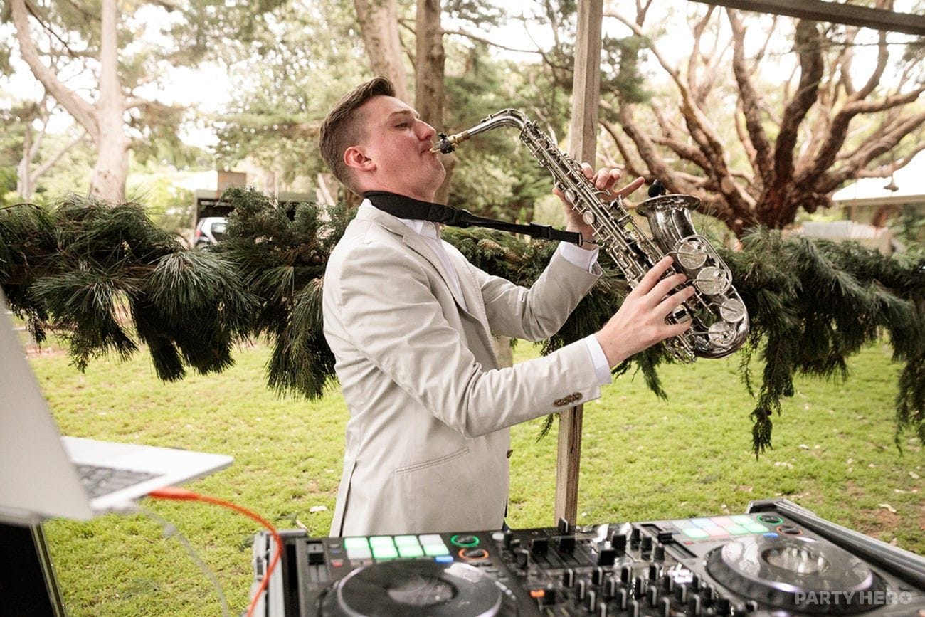 Rutherford Entertainment - DJ hire in Melbourne
