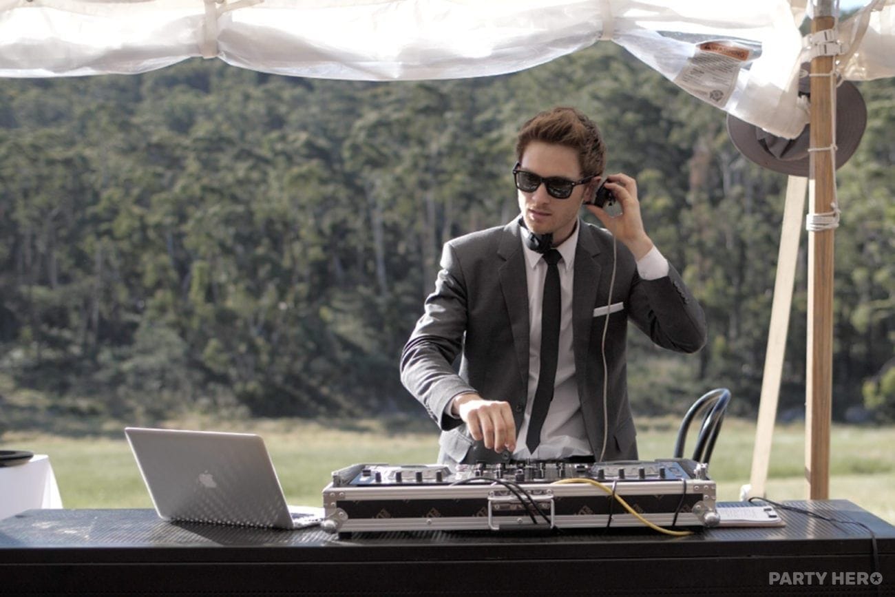 Rutherford Entertainment - DJ hire in Melbourne