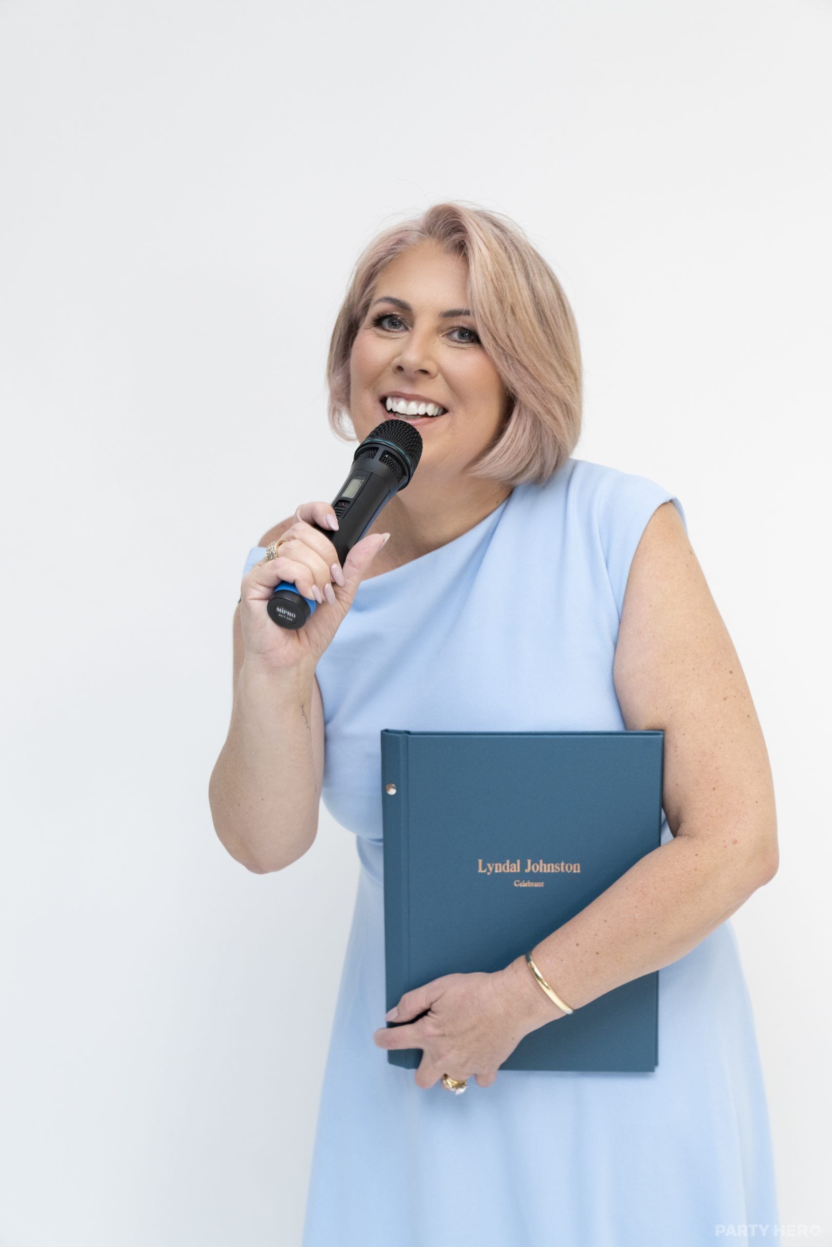 Lyndal Johnston The Travelling Celebrant - marriage celebrant in the Hunter Valley