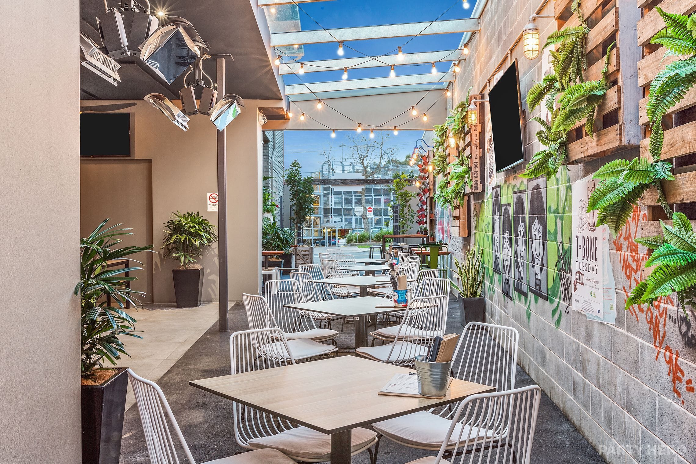Laneway at Padstow Park Hotel - party venue in Sydney