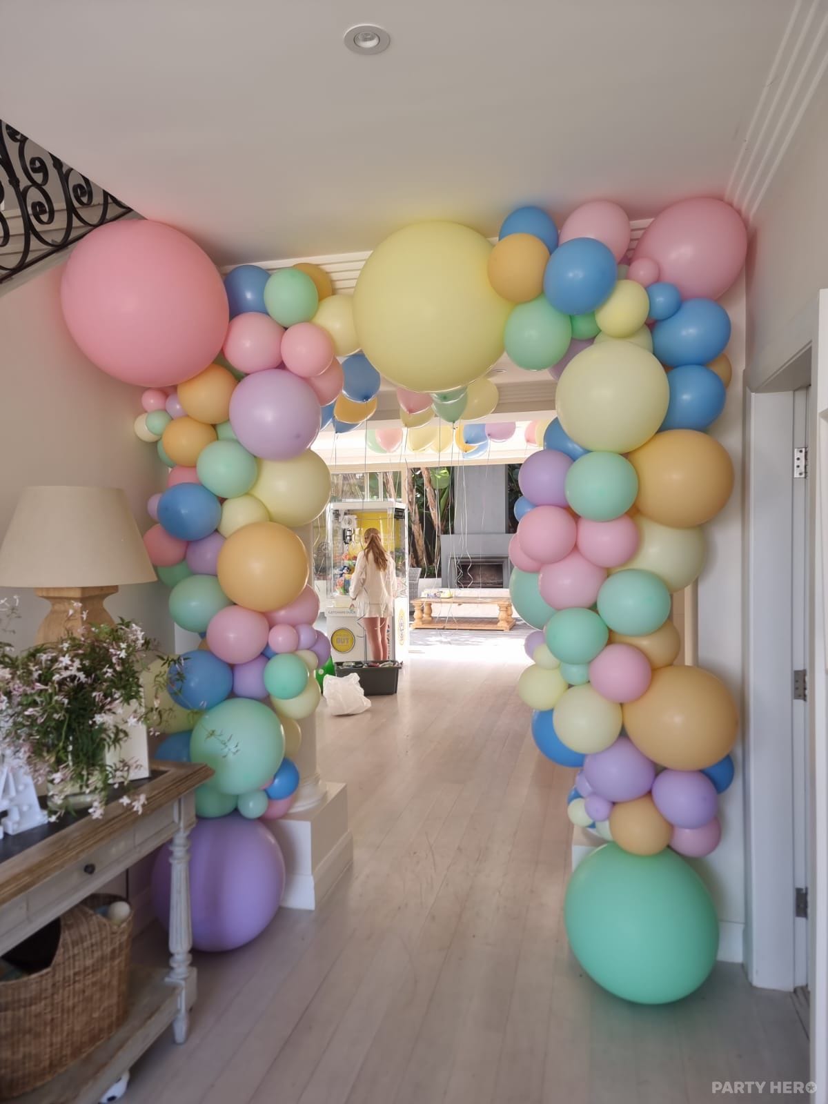 Balloon Saloon activity in Sydney - group bookings