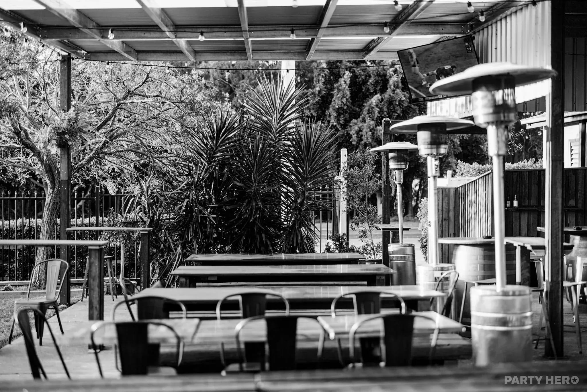 The Racecourse Hotel - party venue in Newcastle