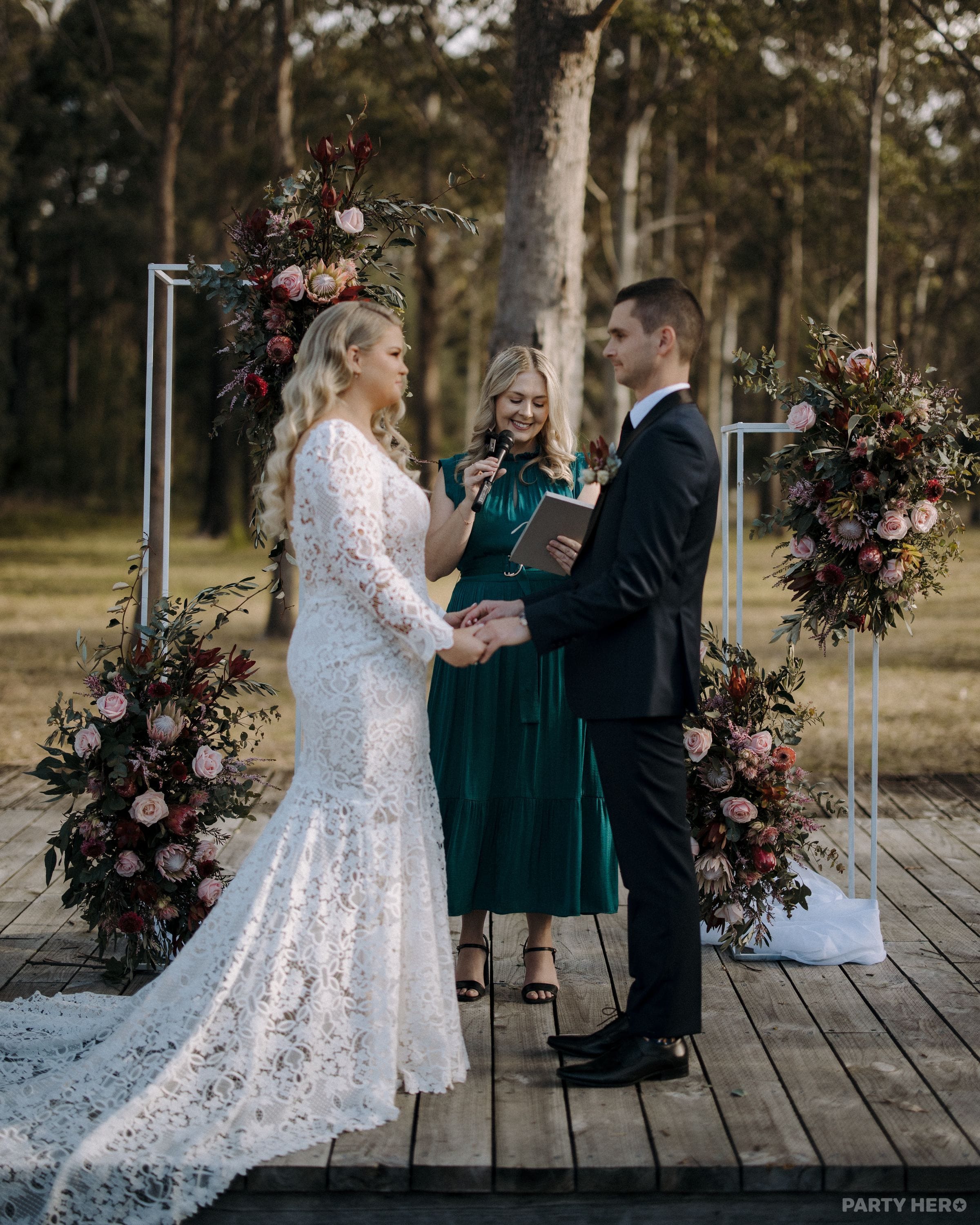 Let's Say I Do Celebrant - celebrants in Wollongong