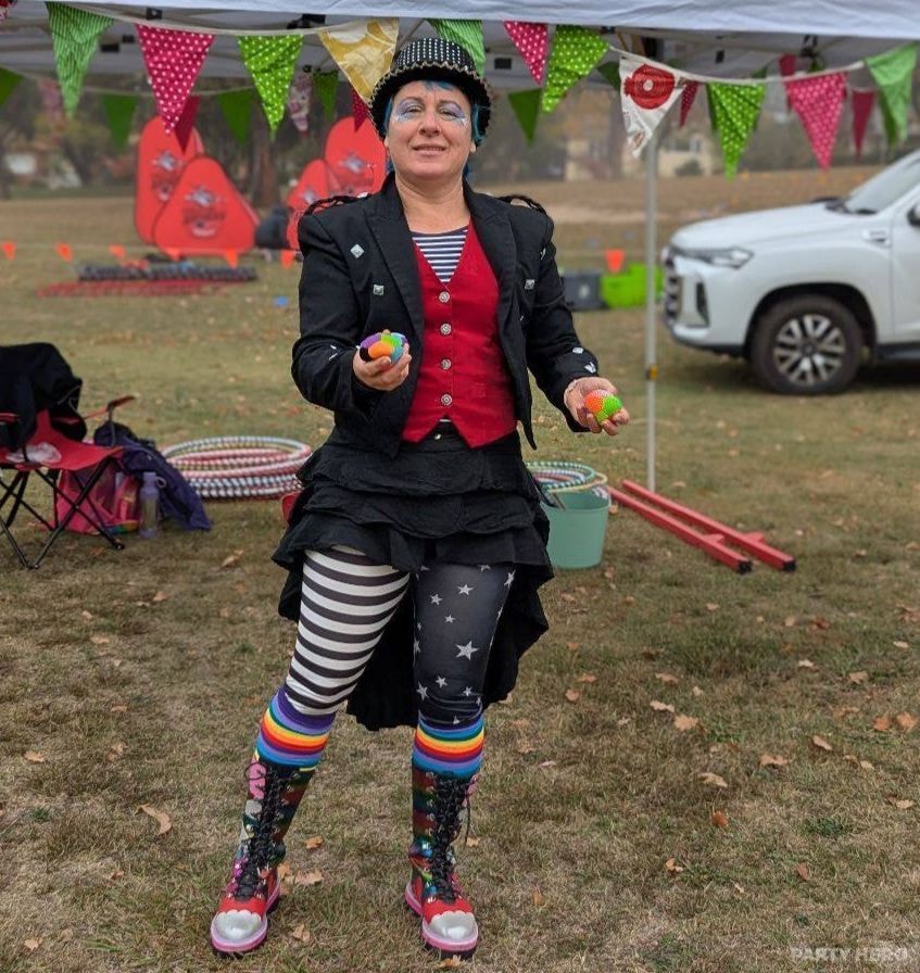 Suzy Spindoll's Circus Arts - kids party entertainment in the Blue Mountains