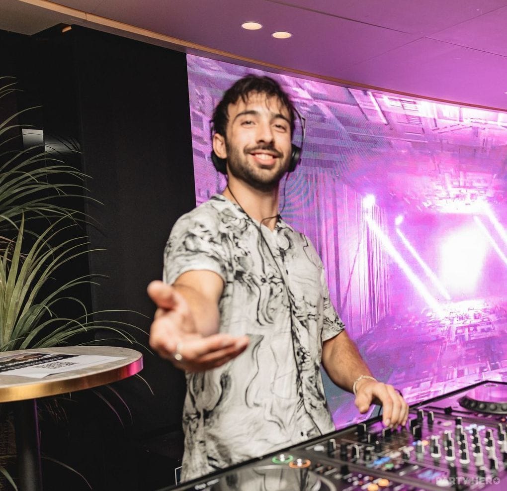 Vibes AV & DJ Hire activity in Sydney - group bookings