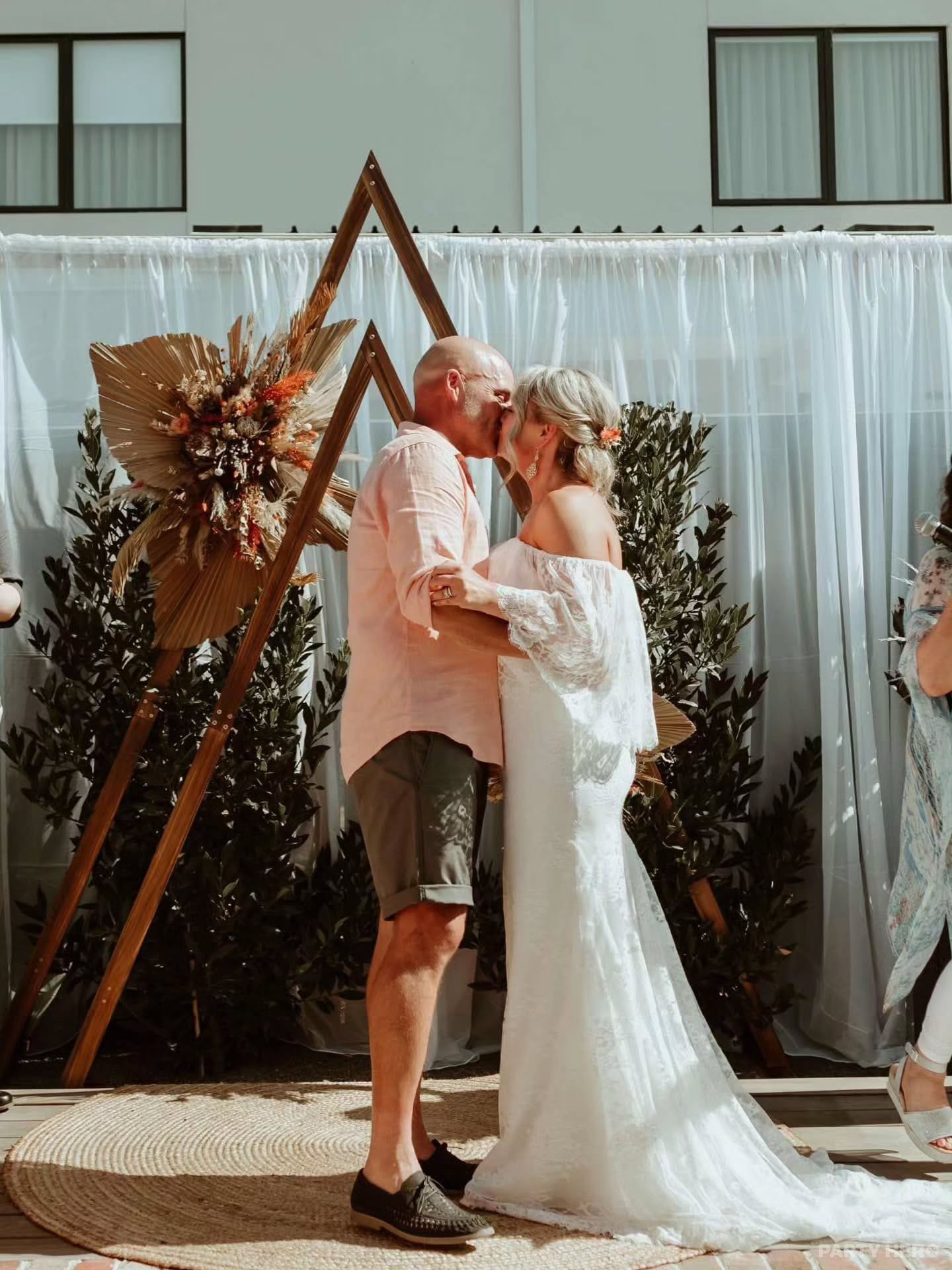 Amanda Morgan Celebrant - wedding celebrant on the Mornington Peninsula