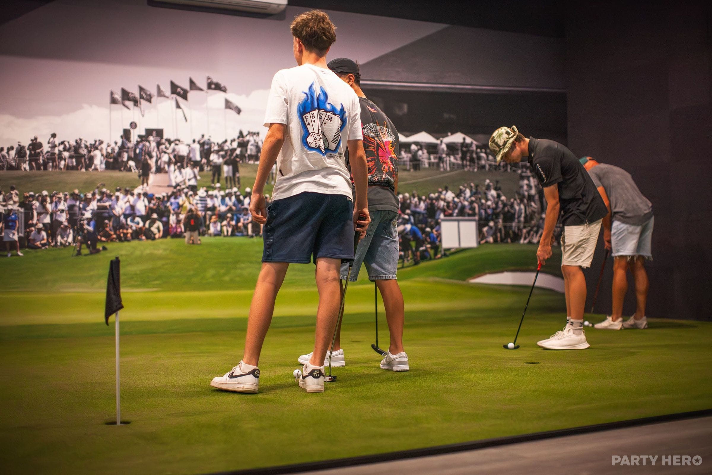 Smash Factor Indoor Golf & Bar - mini golf in Wollongong
