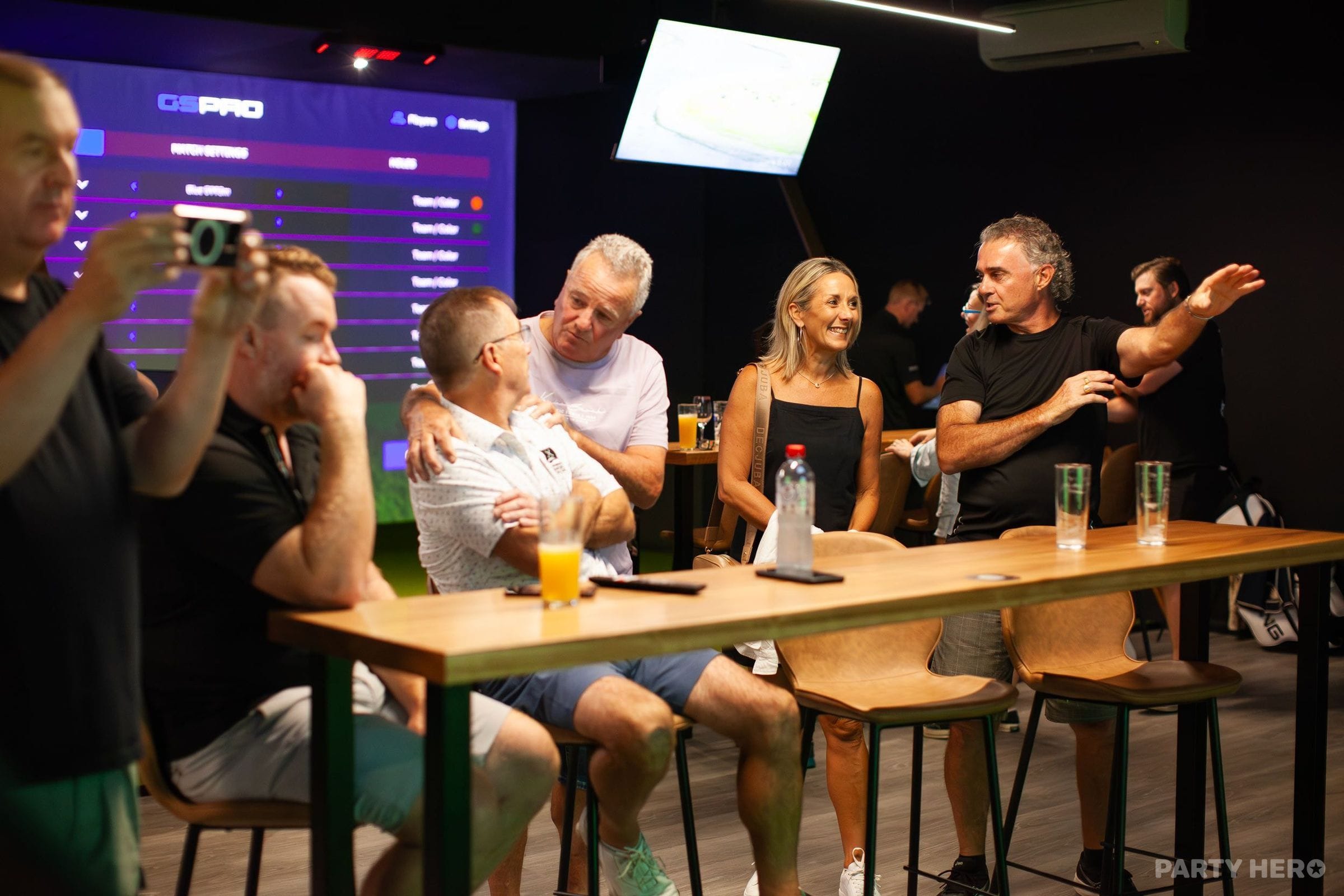 Smash Factor Indoor Golf & Bar - mini golf in Wollongong