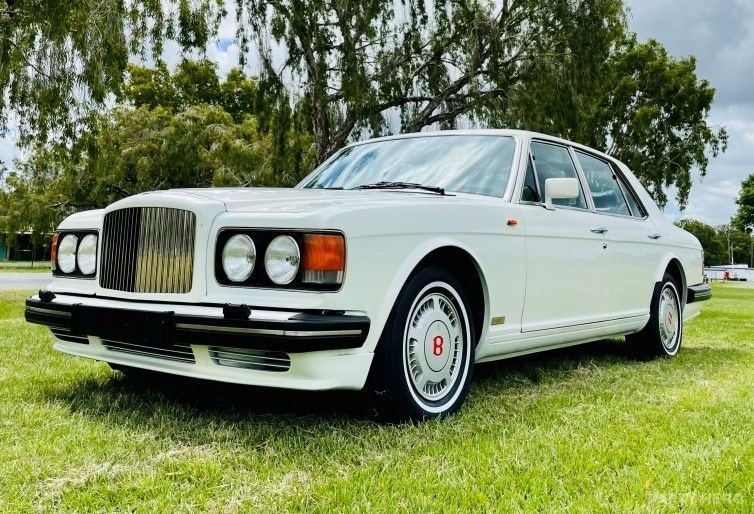 A Golden Roller - wedding car hire in Brisbane