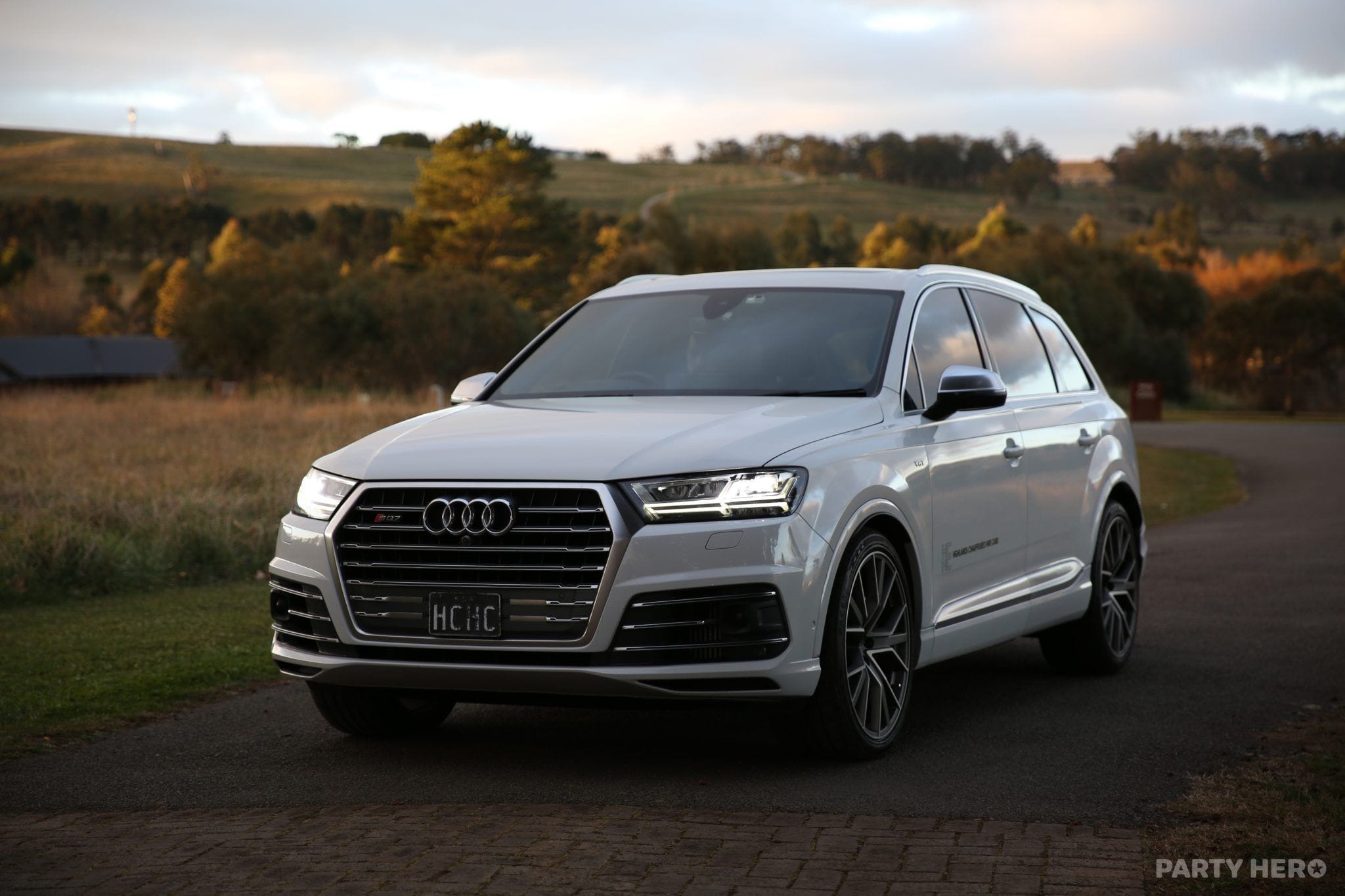 Highlands Chauffeured Hire Cars - wedding car hire in the Southern Highlands