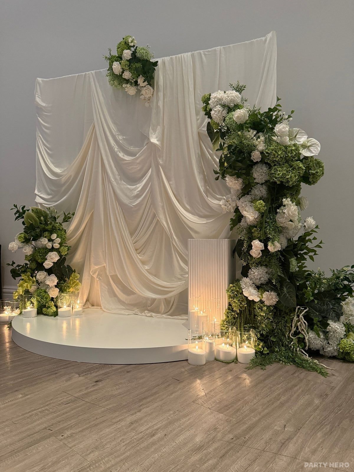 Brooke's Party Hire - balloon and party decorations in Brisbane