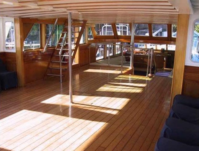 Bennelong - Sydney Harbour boat hire