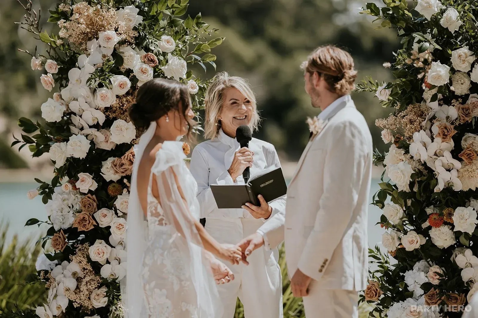 Love Lisa Celebrant - wedding celebrant in Wollongong